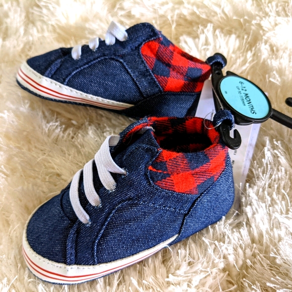 *SOLD* NWT Baby shoes sneakers - Picture 1 of 3